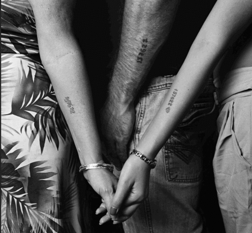 Holocaust survivors come to America