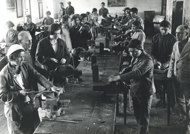 America Industrializes