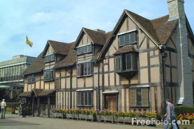Shakespeare Retires to Stratford