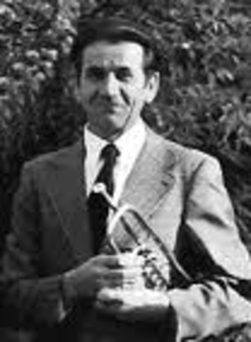 A Jewish inmate, Siegfried Lederer, escapes from Auschwitz