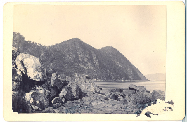 Tasman anchored to the North of Cape Frederick Hendrick just North of the Forestier Peninsula. Tasman then landed in Blackman Bay