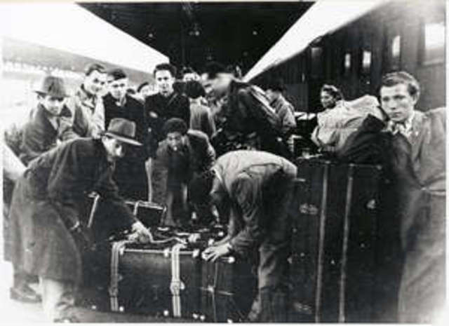 Jewish Refugees Flee German Occupation