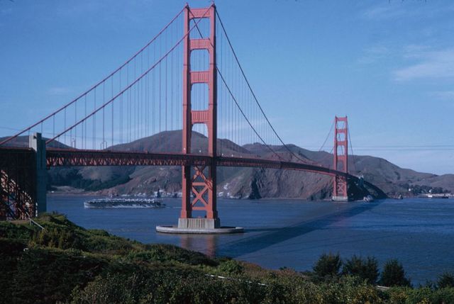 The construction of the Golden Gate begins