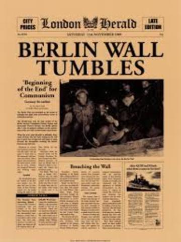 Berlin wall falls 1989