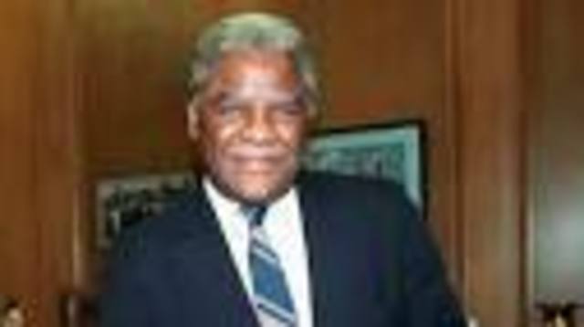 Harold Washington elected 1st black Mayor of Chicago (2)