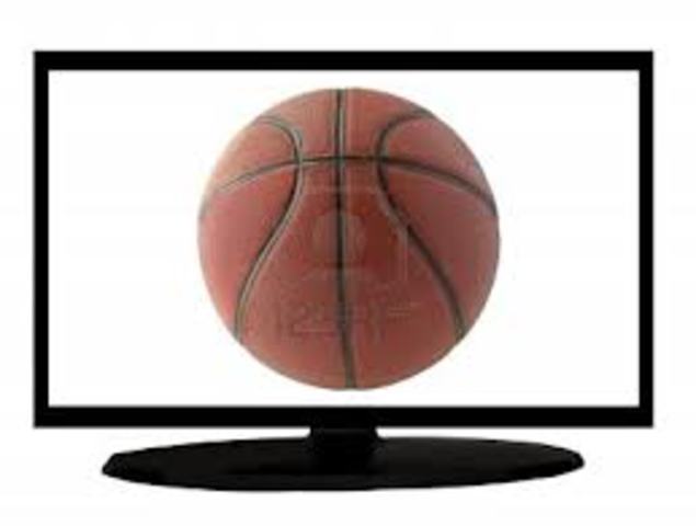 Se transmite los primeros encuentros de baloncesto por televisión desde el Madison Square Garden.