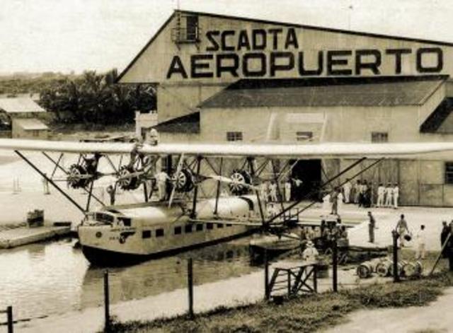 primer transporte aerio en colombia