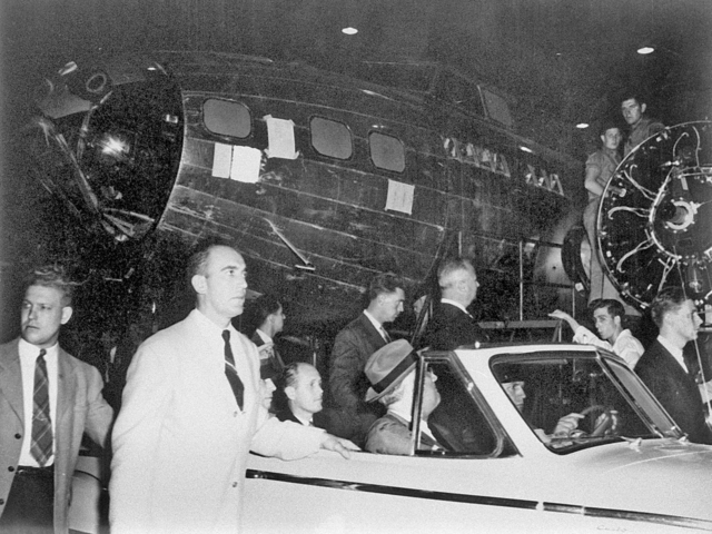 Germans advancing in Russia and start the Leningrad offensive on the 28th