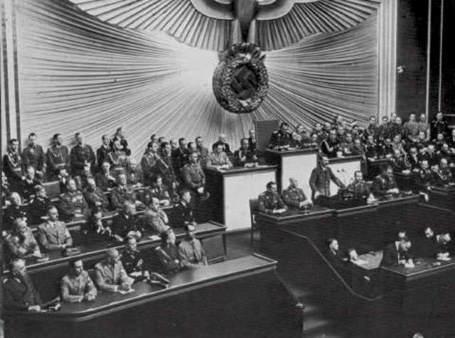Hitler threatens Jews during Reichstag speech