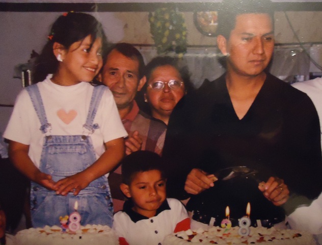 celebrando mi cumpleaños #8 junto a mi tio