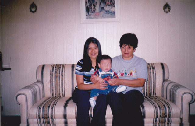 Mi primer sobrino con mi ma y mi ñaña