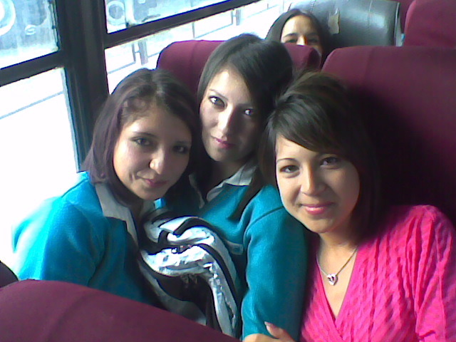 con mis amigas! en la buseta