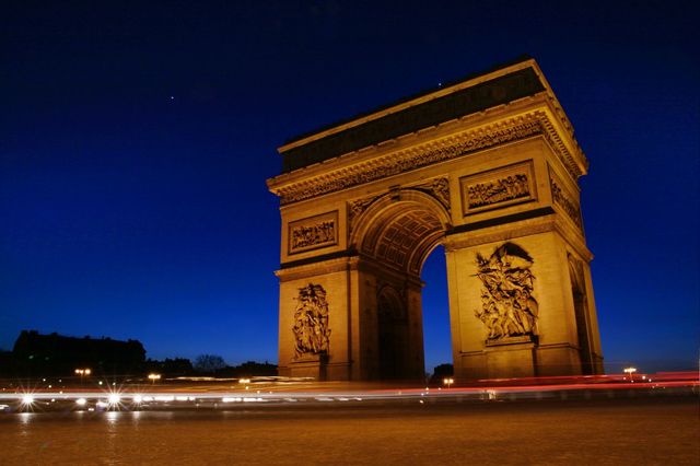 Arc de Triomphe consrtion starts