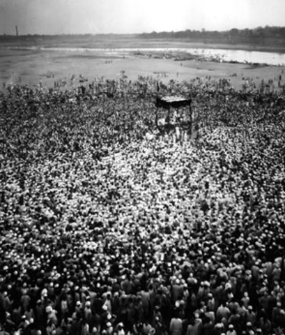 Gandhi Travels Across India