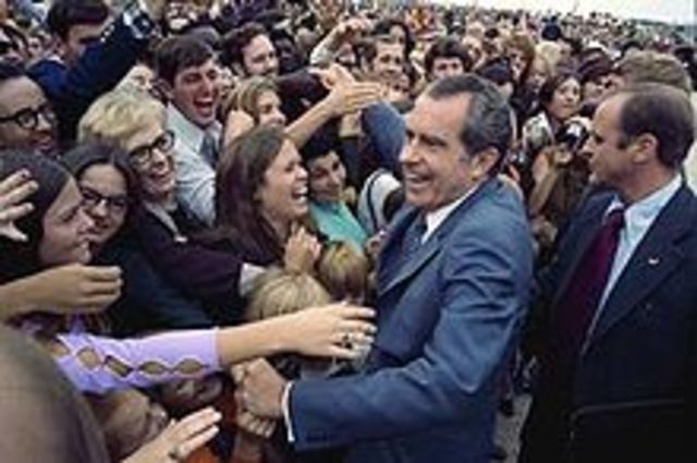 Nixon resigns