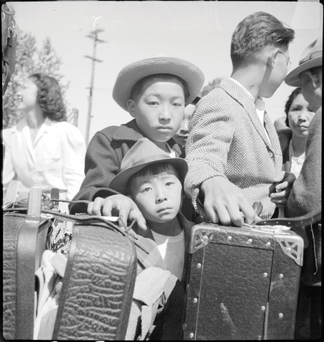 LA Times urges security measures against Japanese-Americans