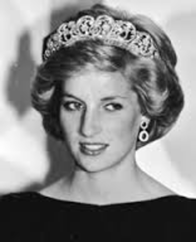 Princess Diana Dies in Car Crash