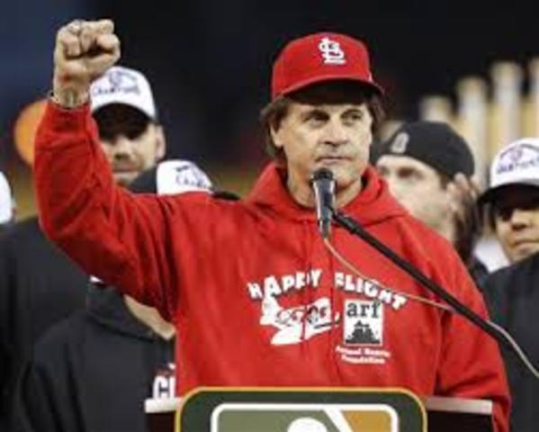 Tony La Russa retires