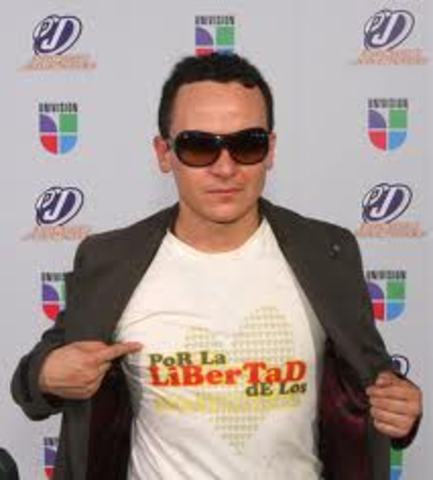 publica su albun homonimo