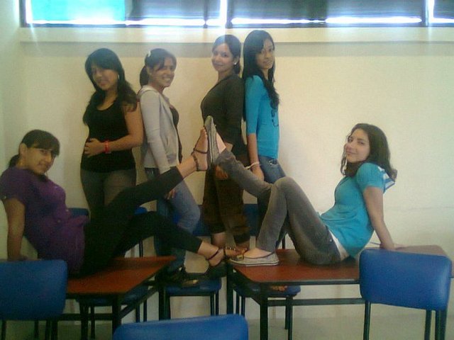AMIGAS DE LA UNIVERSIDAD