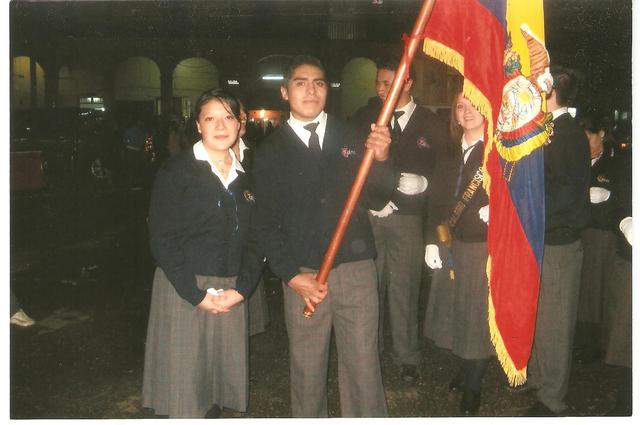 Continúo con  mis estudios secundarios en el Instituto Tecnológico “Francisco Febres Cordero”.