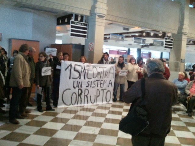 El 15M ocupa Hacienda