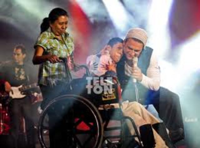 Participo en el Teleton en Mexico Junto a Gaby Moreno