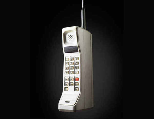 MOTOROLA DYNATAC 8000X (1982)