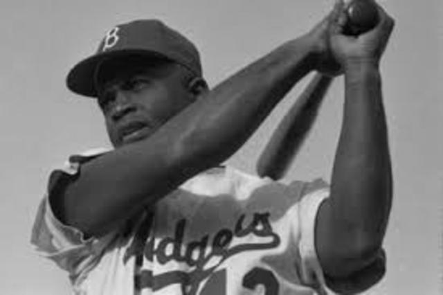 Jackie started playing for the dodgers