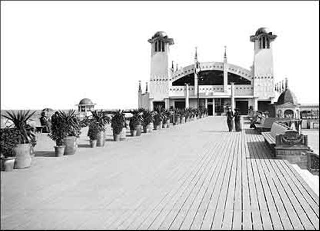 Wellington Pier 1900