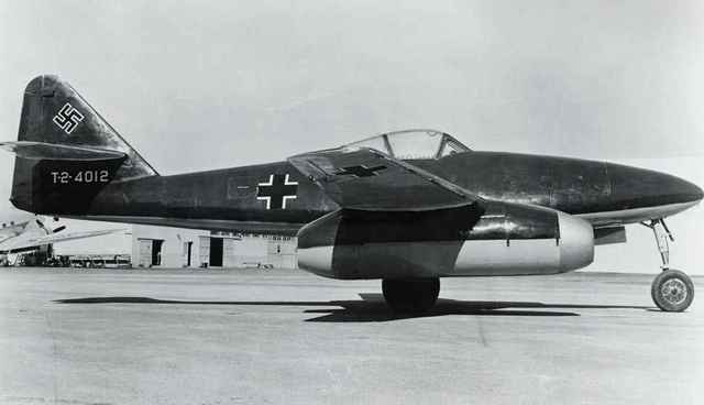 PRIMERO AVIONES DE COMBATE