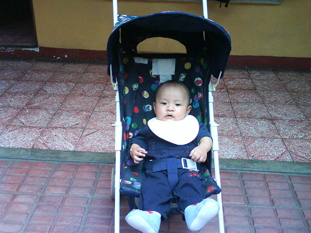 Hansel con su compañita de juego