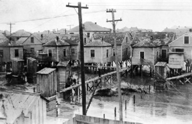 They raise the city with mud