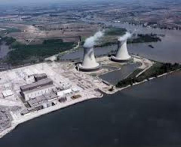 Nuclear Reactor in Detroit melts down