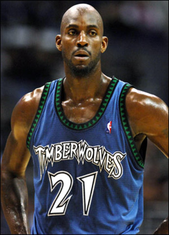 Kevin Garnett enters the NBA