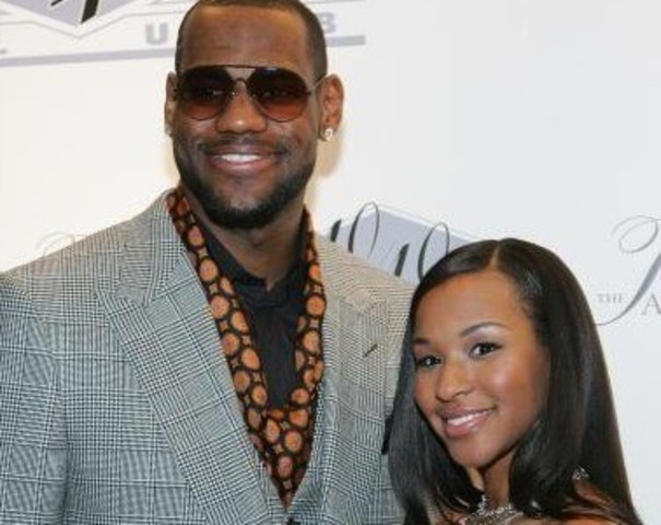 Lebron Proposes to Girlfriend
