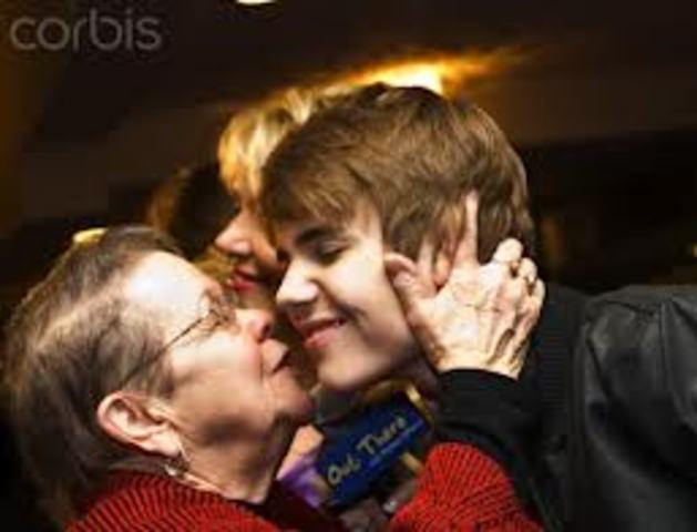 Justin Bieber's great grandma died