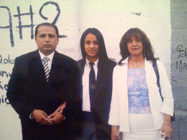 Ingreso al Colegio "Herlinda Toral"