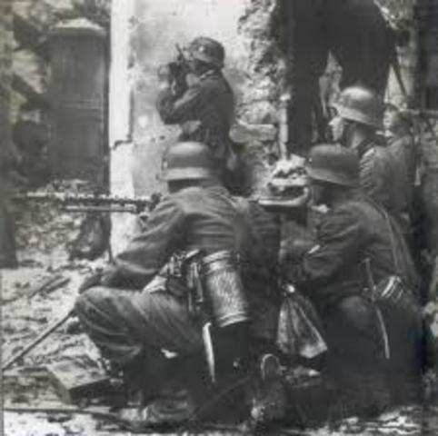 Aleemania invade Dinamarca