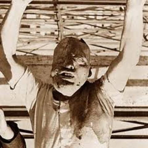 Mussolini muere ejecutado