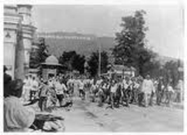 Makarenko fue el gran implicado en la revolución rusa ,sus ideas comunistas son las que mas pegan la teoría educativa