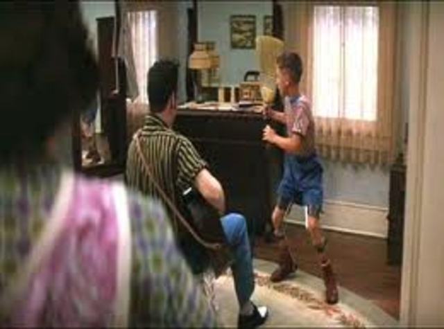 Forrest teaches Elvis to dance