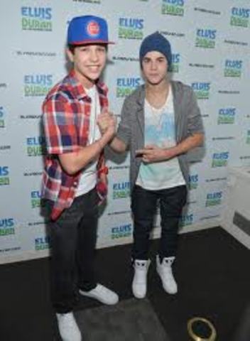 Austin met his idol, Justin Bieber:)