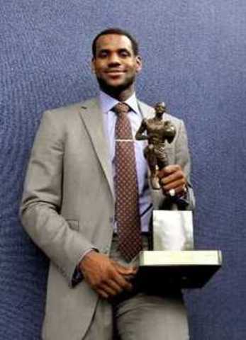 Lebron wins his second MVP in a row.