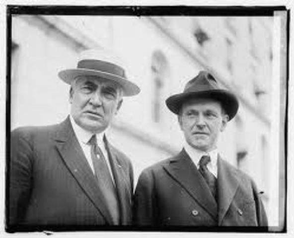 President Harding dies of pneumonia; Coolidge Sworn in