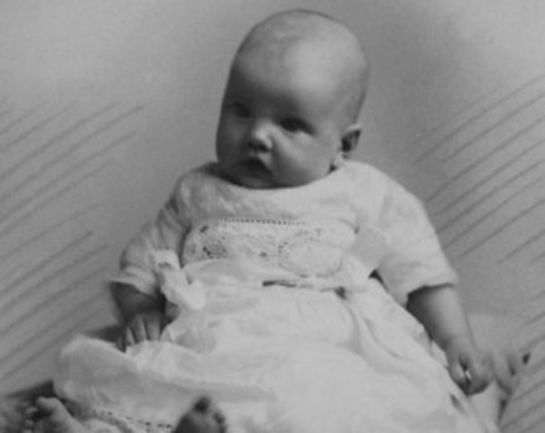 Jack and Polly give birth to a son, George.