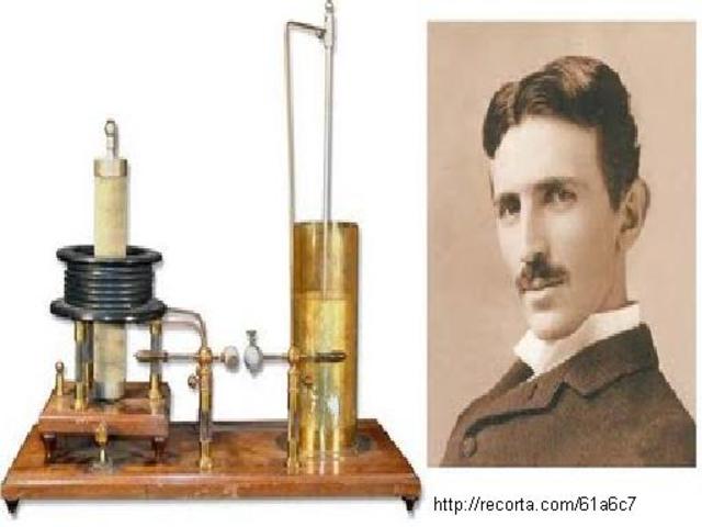 Nikola Tesla inventa el alternador y el primer motor eléctrico de inducción.