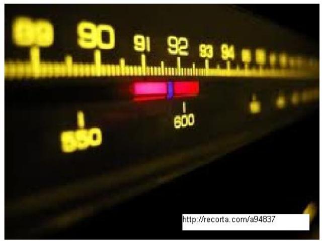 Edwin Howard Armstrong inventa un nuevo tipo modulación de señal: la FM (frecuencia modulada).