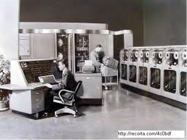 Los Mauchly y Eckert fundan producen la primera computadora comercial: UNIVAC I.