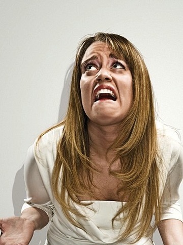 SE RELACIONA ANOREXIA CON HISTERIA